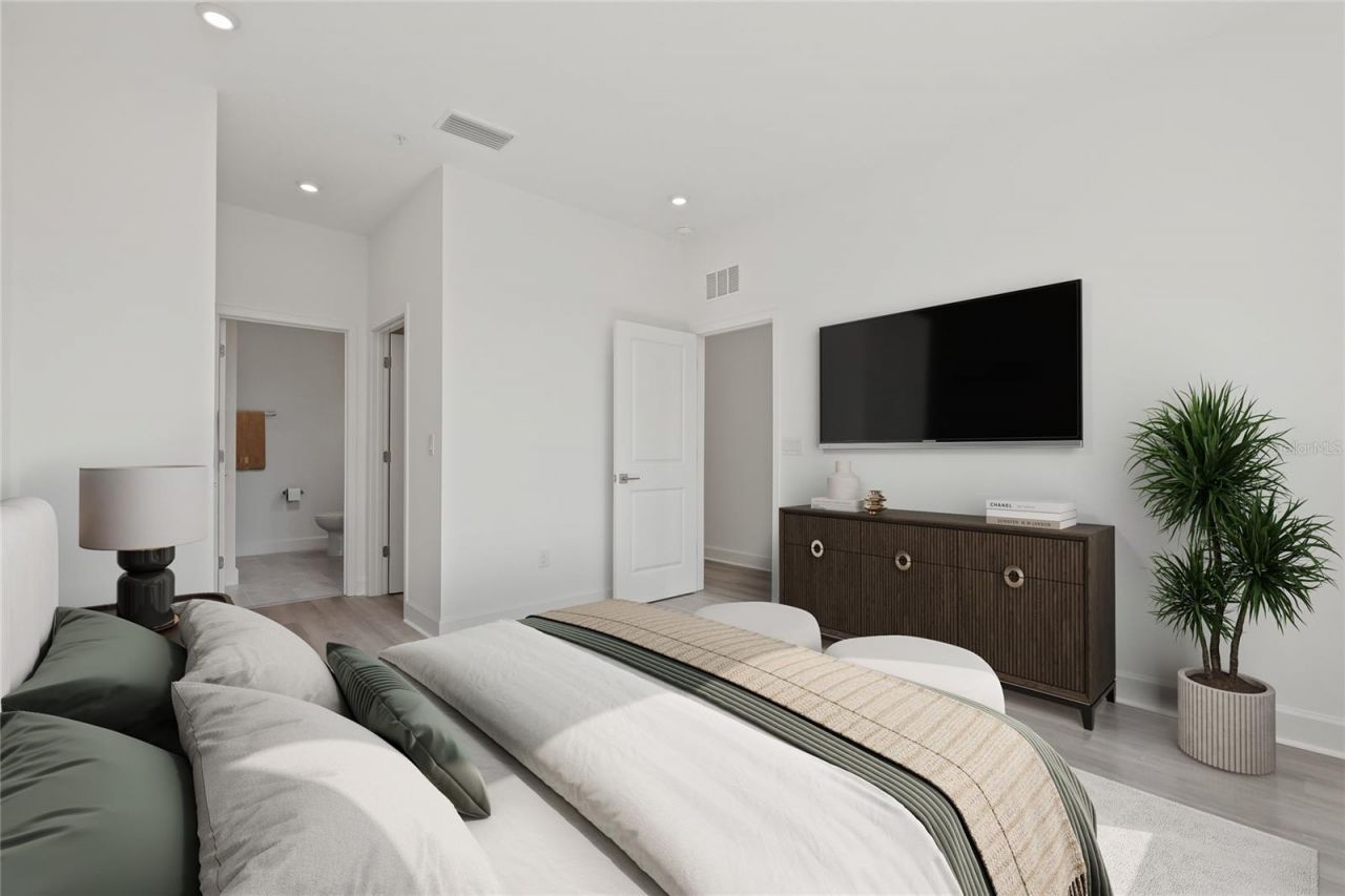 305 15th Street N, Saint Petersburg, FL 33705 Photo