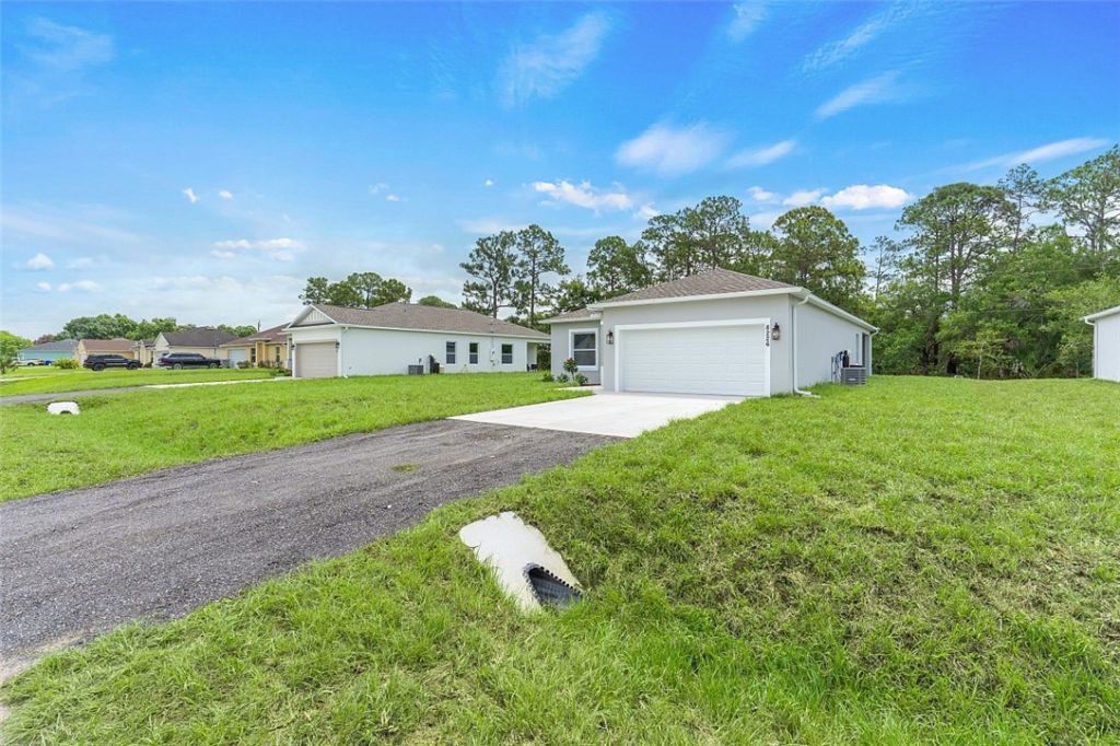 8226 104th Court, Vero Beach, FL 32967 Photo