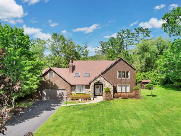 3 Hickory Lane, Averill Park, NY 12018