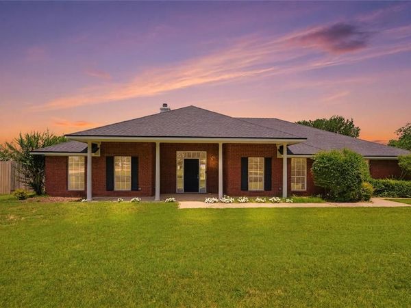 693 Mclaughlin Road , Woodway, TX 76712