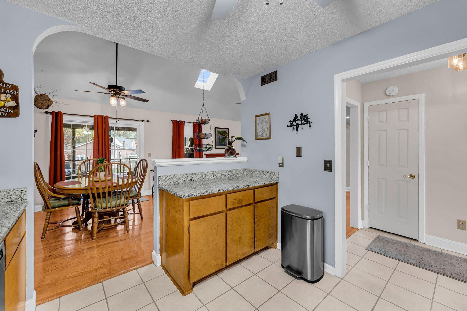 136 Stewart Street Photo 10