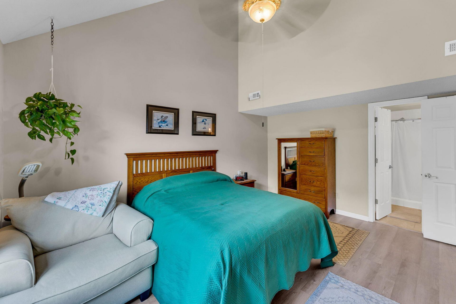 136 Stewart Street Photo 11