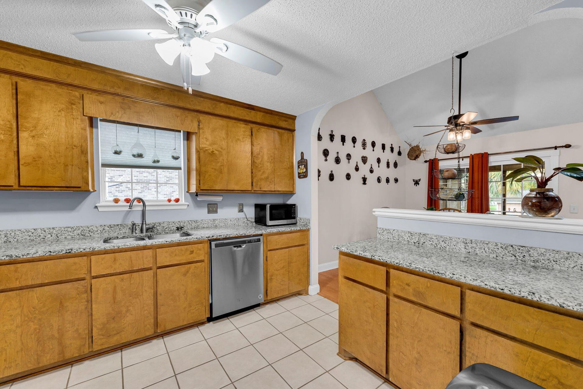 136 Stewart Street Photo 7