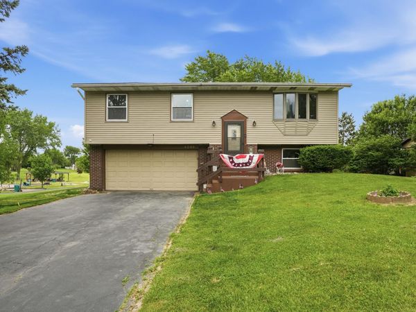4066 Kingsway Drive, Crown Point, IN 46307