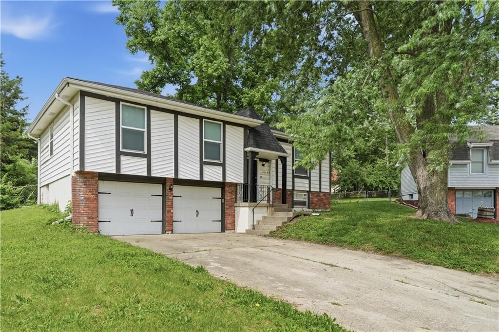 10408 Smalley Court, Kansas City, MO 64134 Main Photo