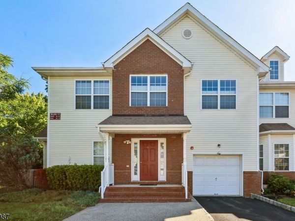 67 Forest Dr, Piscataway, NJ 08854