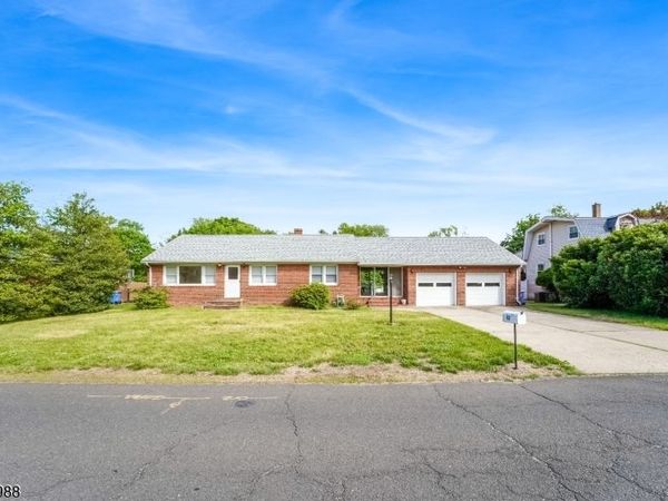 62 Willow Ave, Franklin, NJ 08873