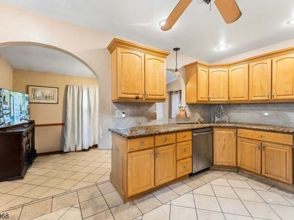 339 Oakwood Ave, Kenilworth, NJ 07033