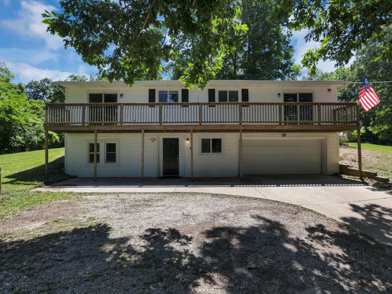 187 Valley View Drive SE, Heath, OH 43056 Photo 1