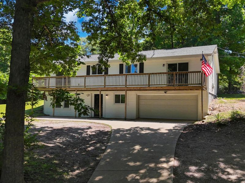 187 Valley View Drive SE, Heath, OH 43056 Photo 2