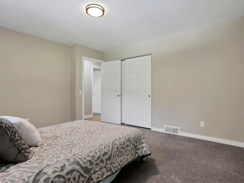 187 Valley View Drive SE, Heath, OH 43056 Photo 24