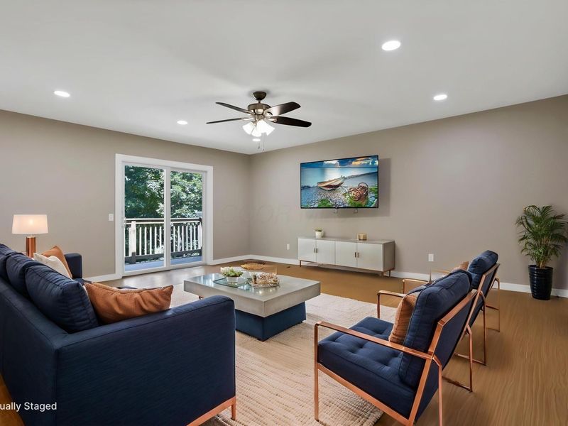 187 Valley View Drive SE, Heath, OH 43056 Photo 7