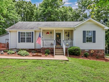 110 Acorn Dr , Dickson, TN 37055