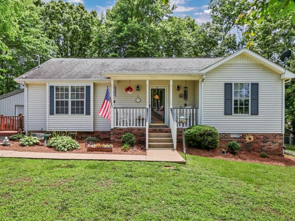 110 Acorn Dr , Dickson, TN 37055