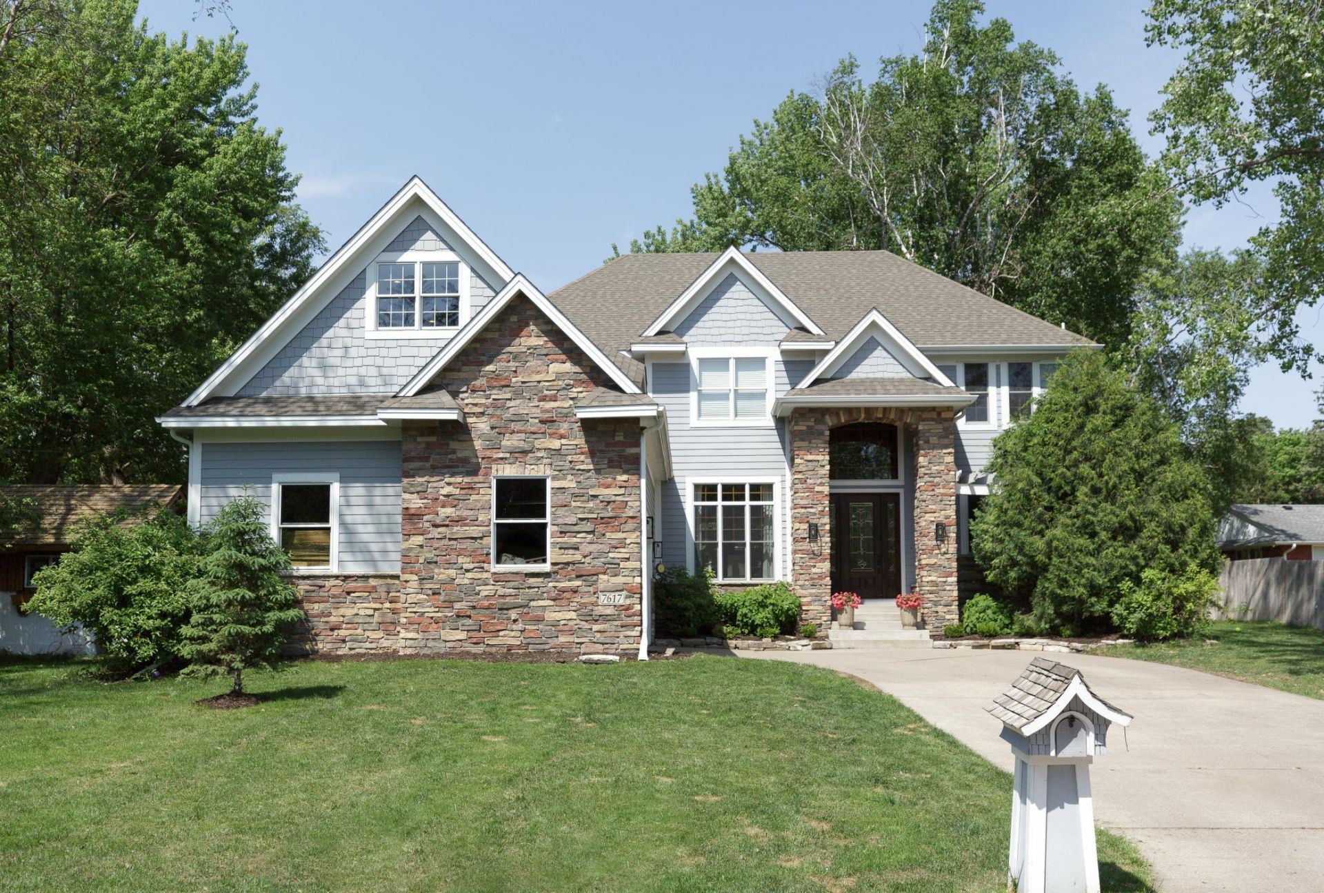 7616 Brooklyn Park Drive, Brooklyn Park, MN 55444