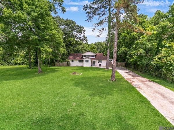 8227 Oak View Dr, Baton Rouge, LA 70814