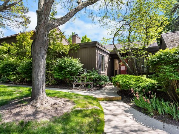 15 Haverhill Court, Ann Arbor, MI 48105