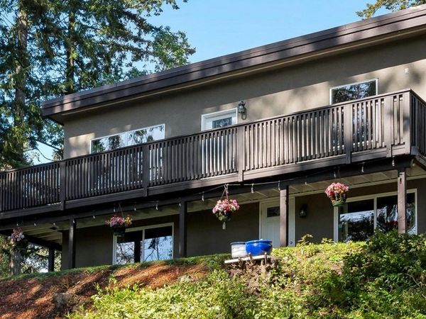 1084 Tatlow Rd , North Saanich, BC V8L 5P3