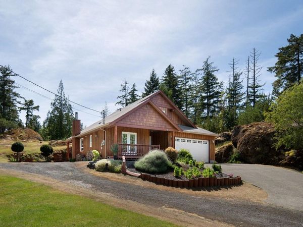 2730 Phillips Rd , Unit #B, Sooke, BC V9Z 0Y3