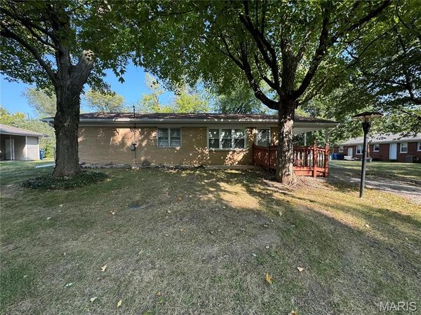 10 Carolyn Street , Glen Carbon, IL 62034