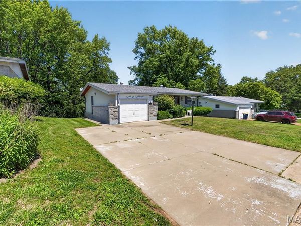 2629 Netherton Drive , St Louis, MO 63136