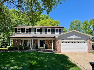 3182 Baypoint Drive , Rochester Hills, MI 48309