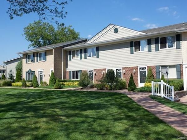 23 Briarlane Walk , Unit 23, Holbrook, NY 11741