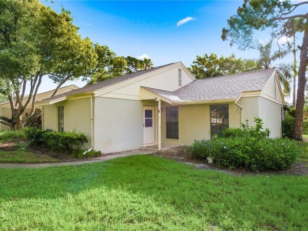 18 WINDRUSH BAY DRIVE, TARPON SPRINGS, FL 34689