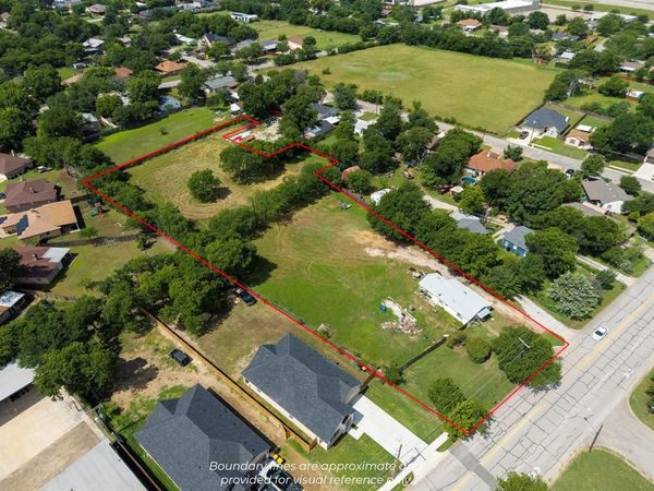 8815 Silver Creek Road , White Settlement, TX 76108