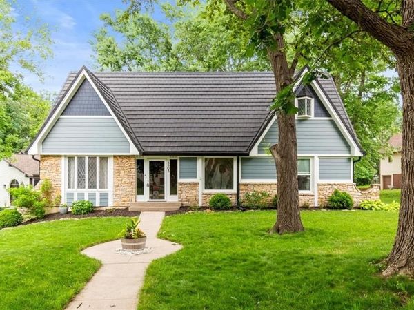 3503 NE Beechwood Circle, Lee's Summit, MO 64064