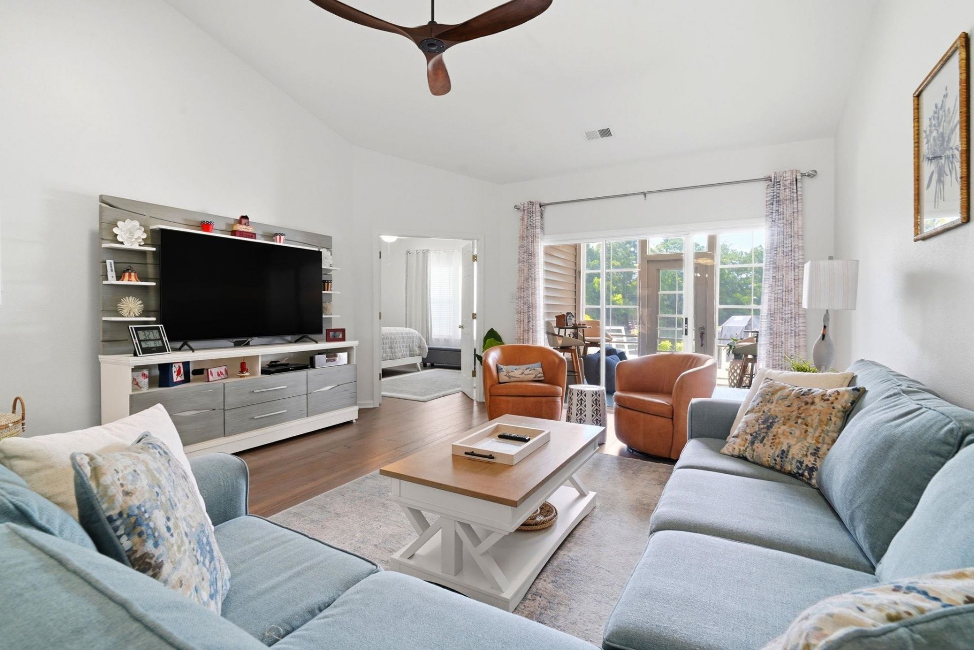 621 Pinehurst Ln. Photo 6