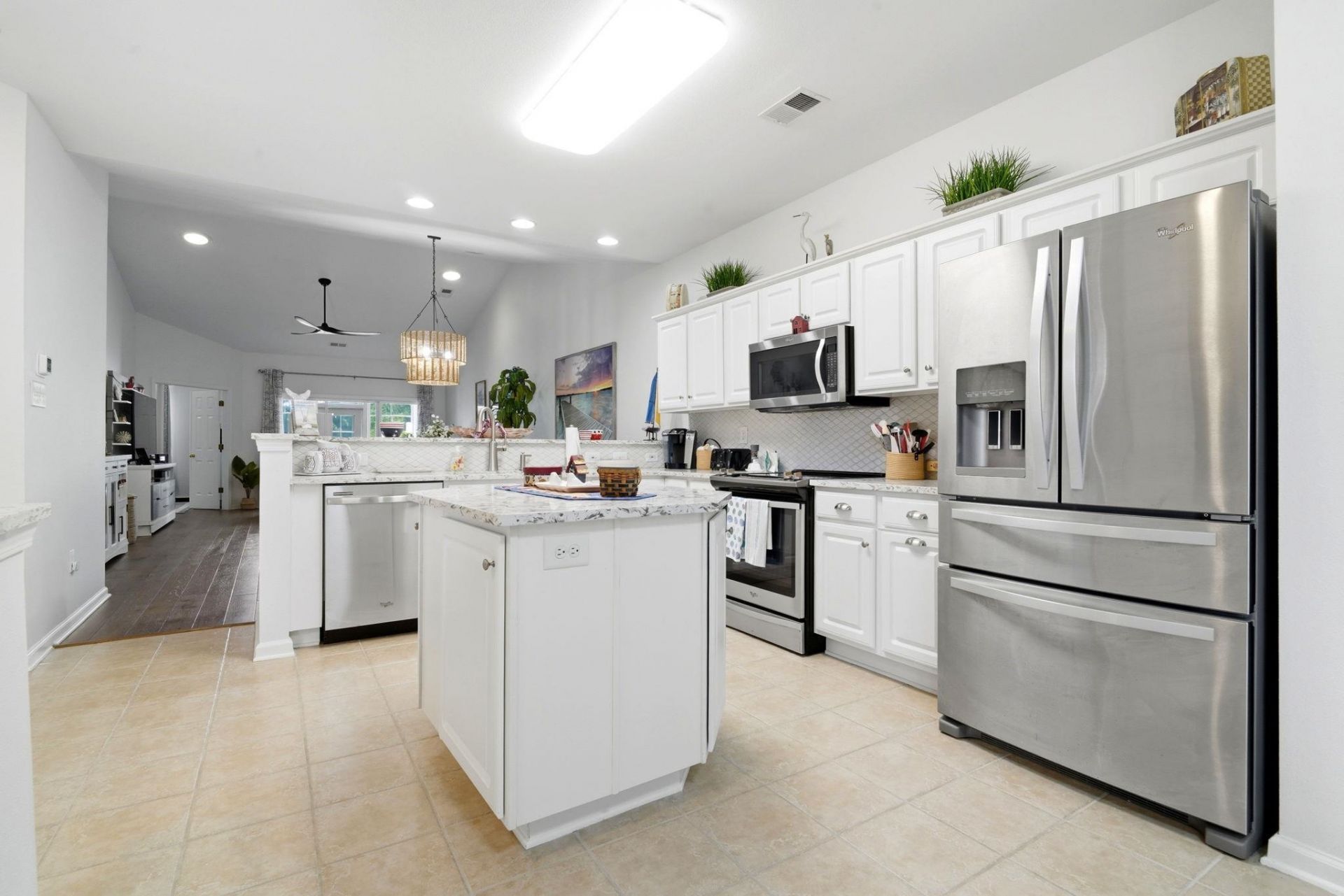 621 Pinehurst Ln. Photo 9