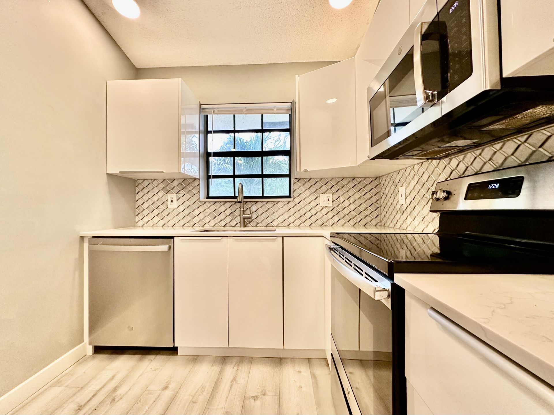 2800 Palmwood Terrace, Unit 2210, Boca Raton, FL 33431 Photo