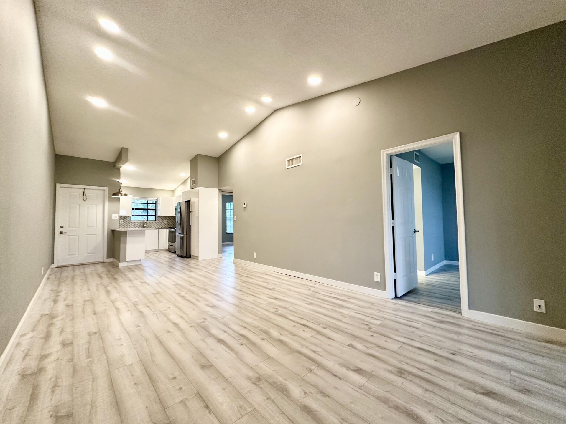 2800 Palmwood Terrace, Unit 2210, Boca Raton, FL 33431 Photo