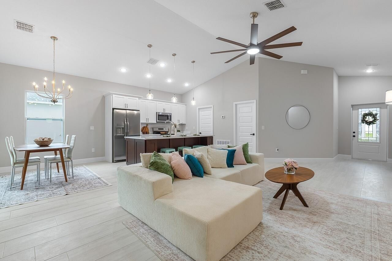 8226 104th Court, Vero Beach, FL 32967 Photo