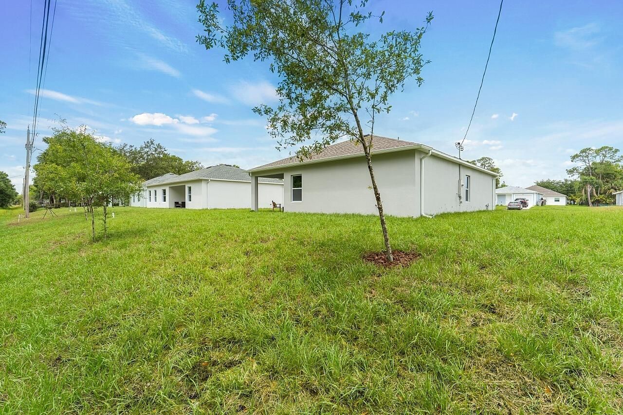 8226 104th Court, Vero Beach, FL 32967 Photo