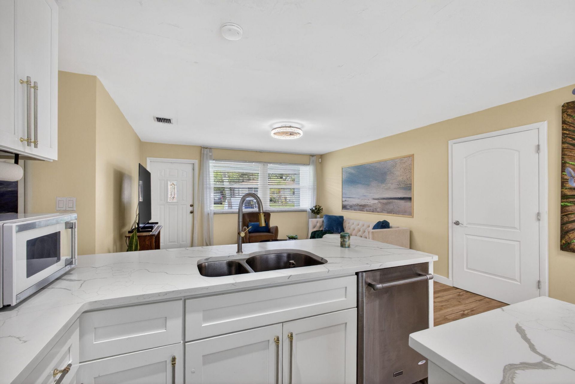 140 W 31st Court, Riviera Beach, FL 33404 Photo