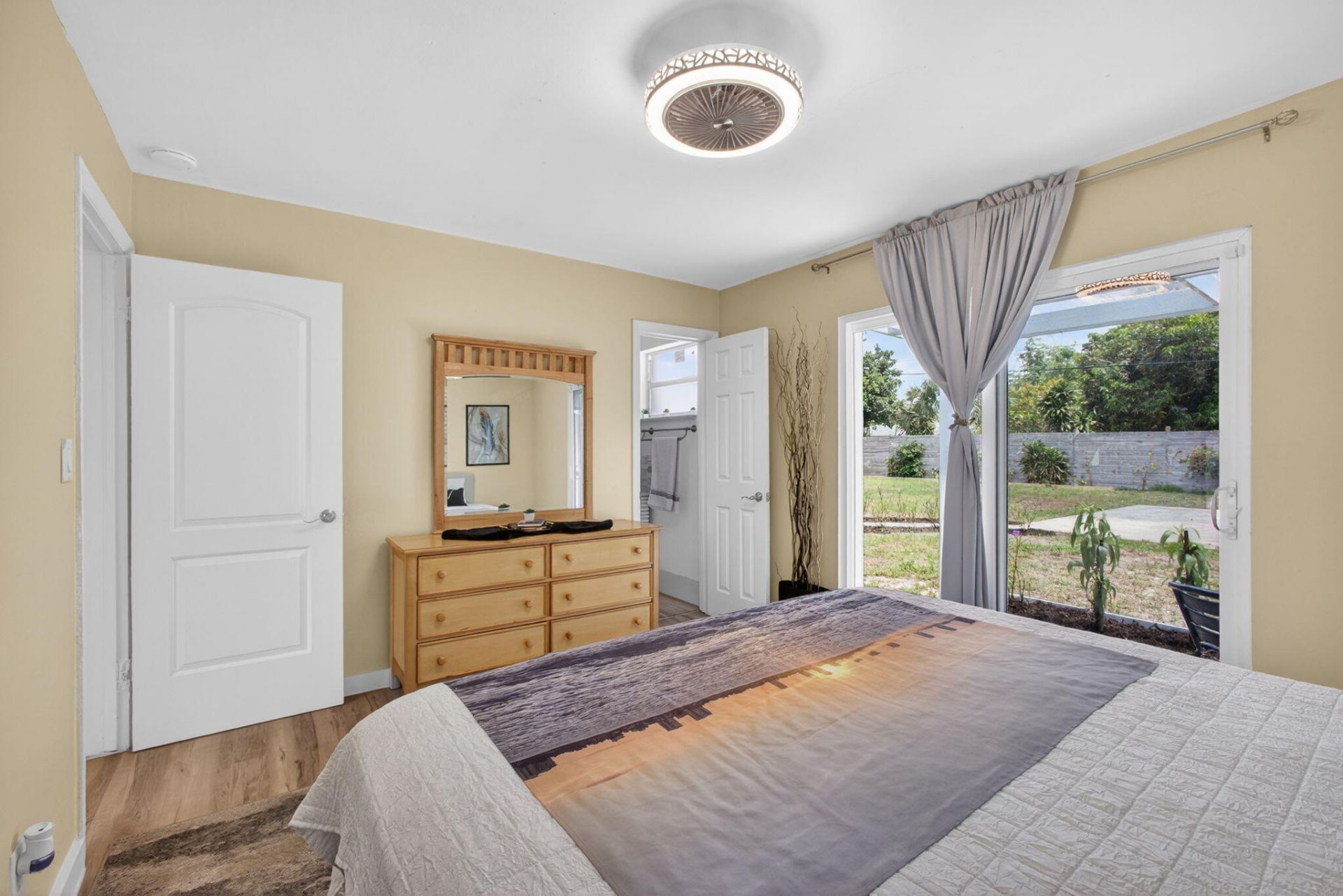 140 W 31st Court, Riviera Beach, FL 33404 Photo
