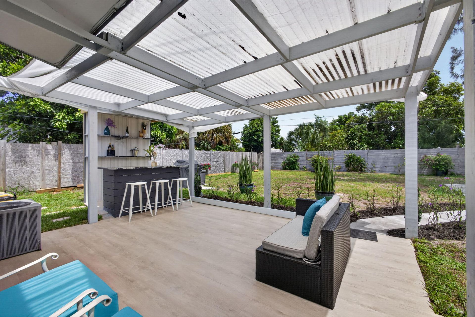 140 W 31st Court, Riviera Beach, FL 33404 Photo