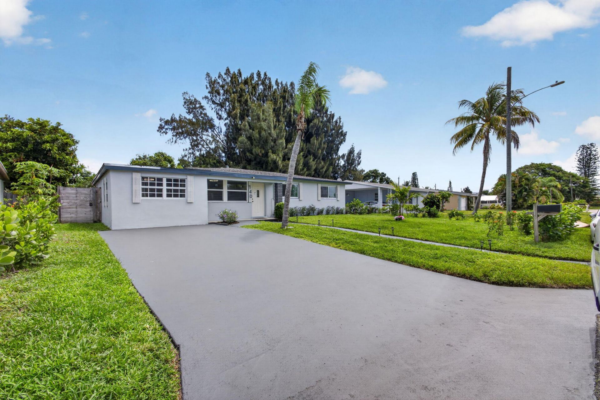140 W 31st Court, Riviera Beach, FL 33404 Photo