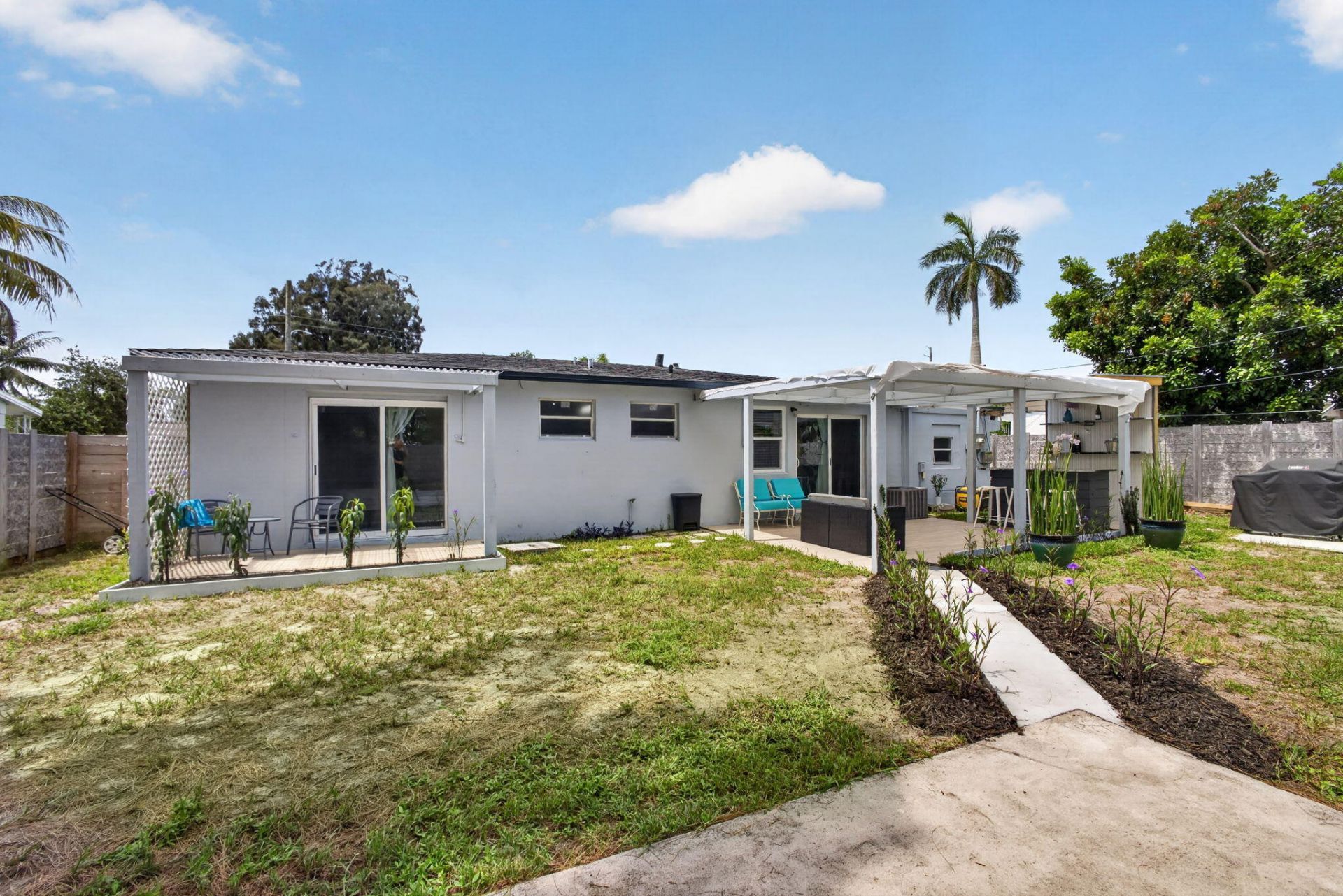 140 W 31st Court, Riviera Beach, FL 33404 Photo