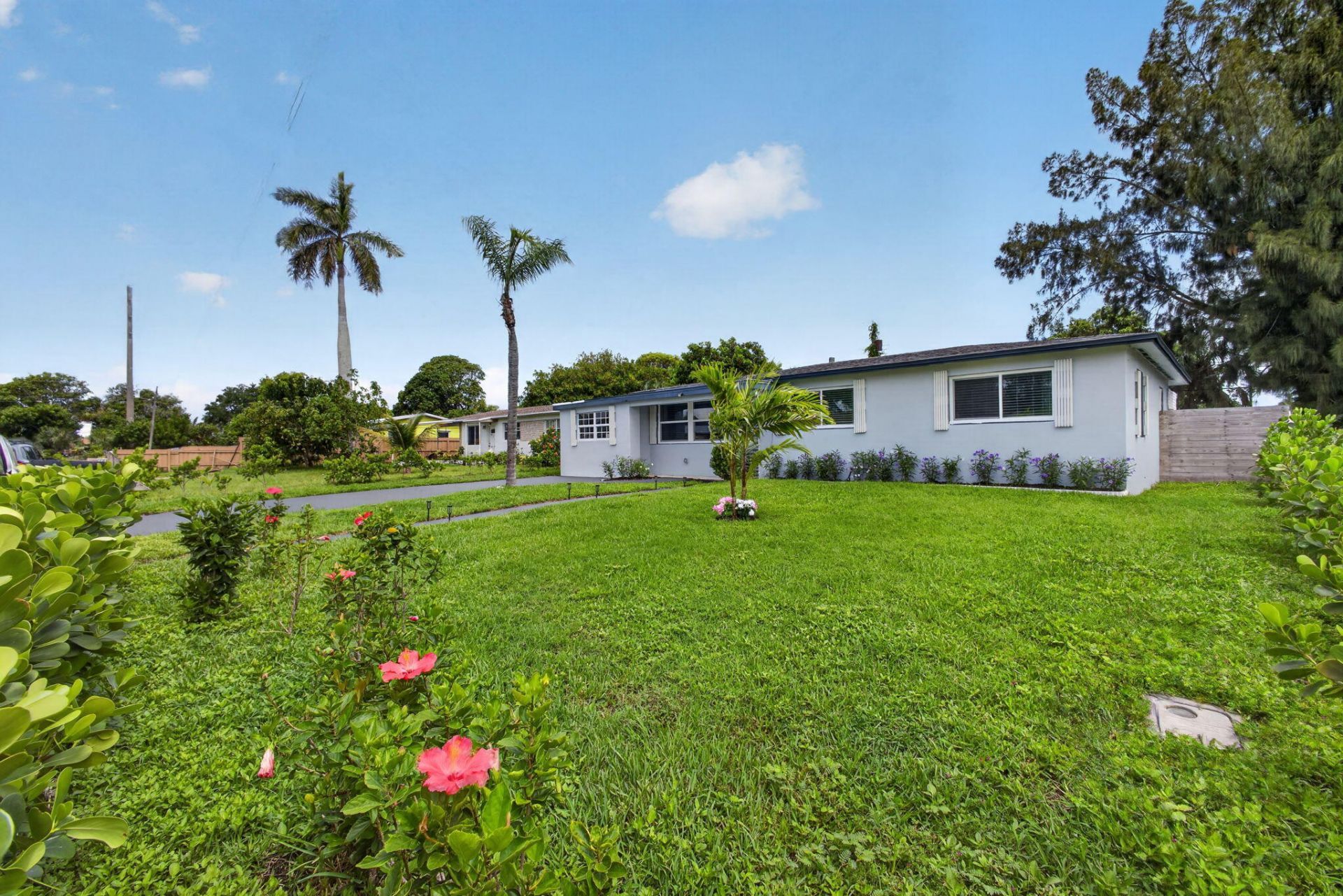 140 W 31st Court, Riviera Beach, FL 33404 Photo