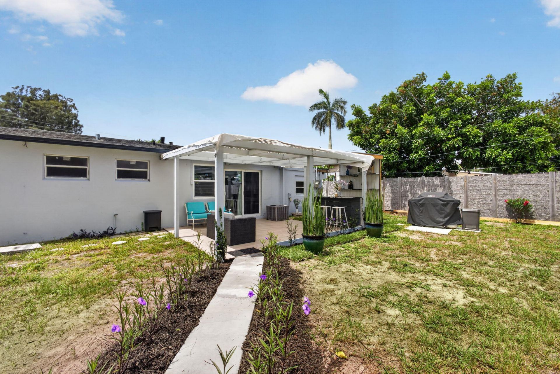 140 W 31st Court, Riviera Beach, FL 33404 Photo