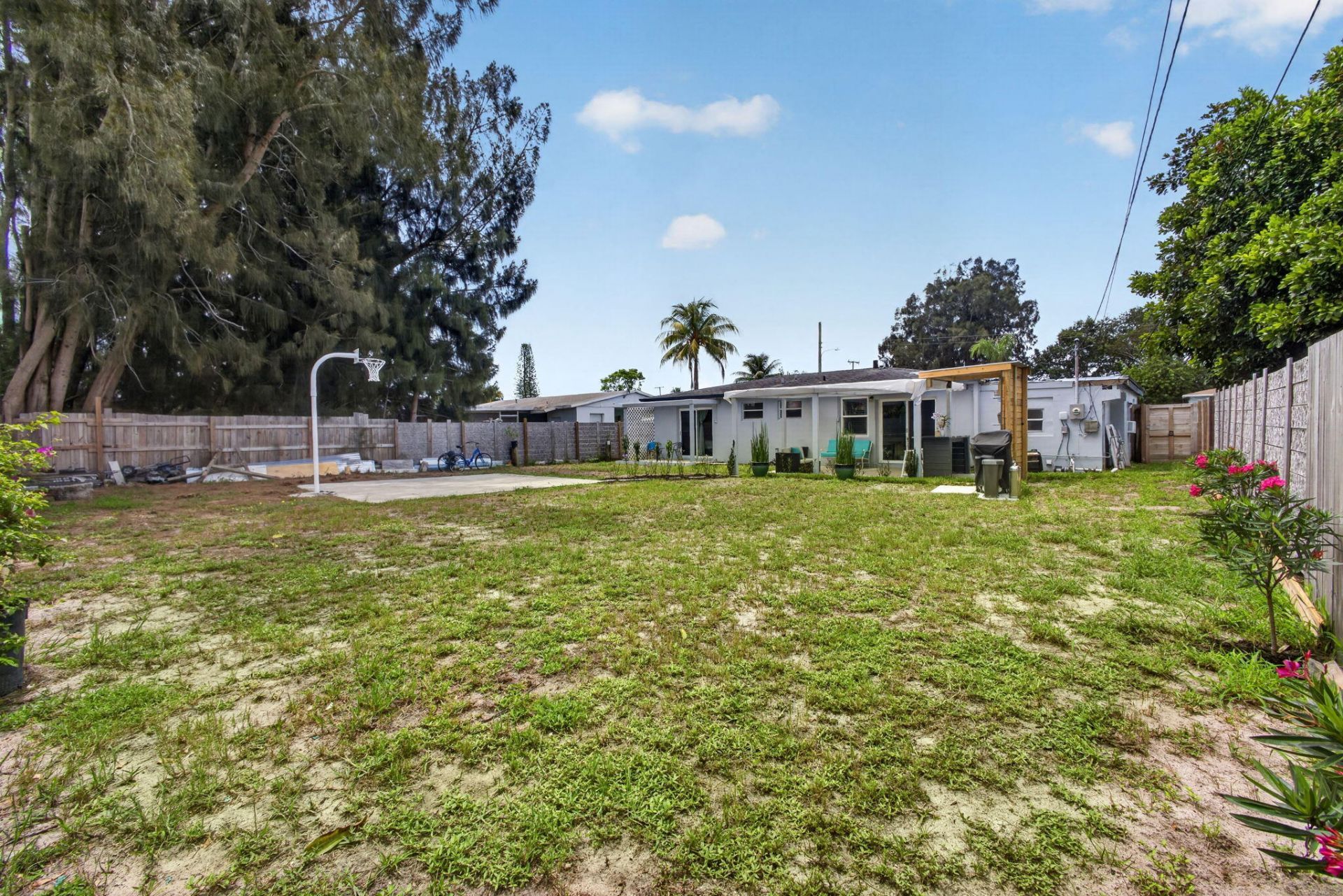 140 W 31st Court, Riviera Beach, FL 33404 Photo