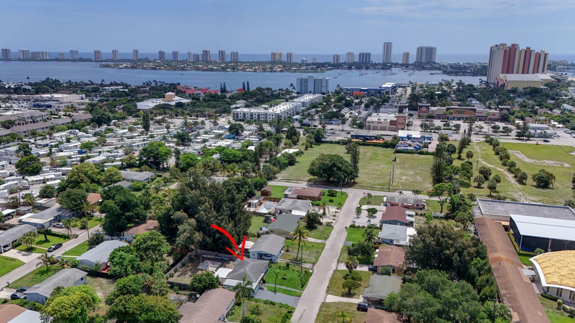 140 W 31st Court, Riviera Beach, FL 33404 Photo