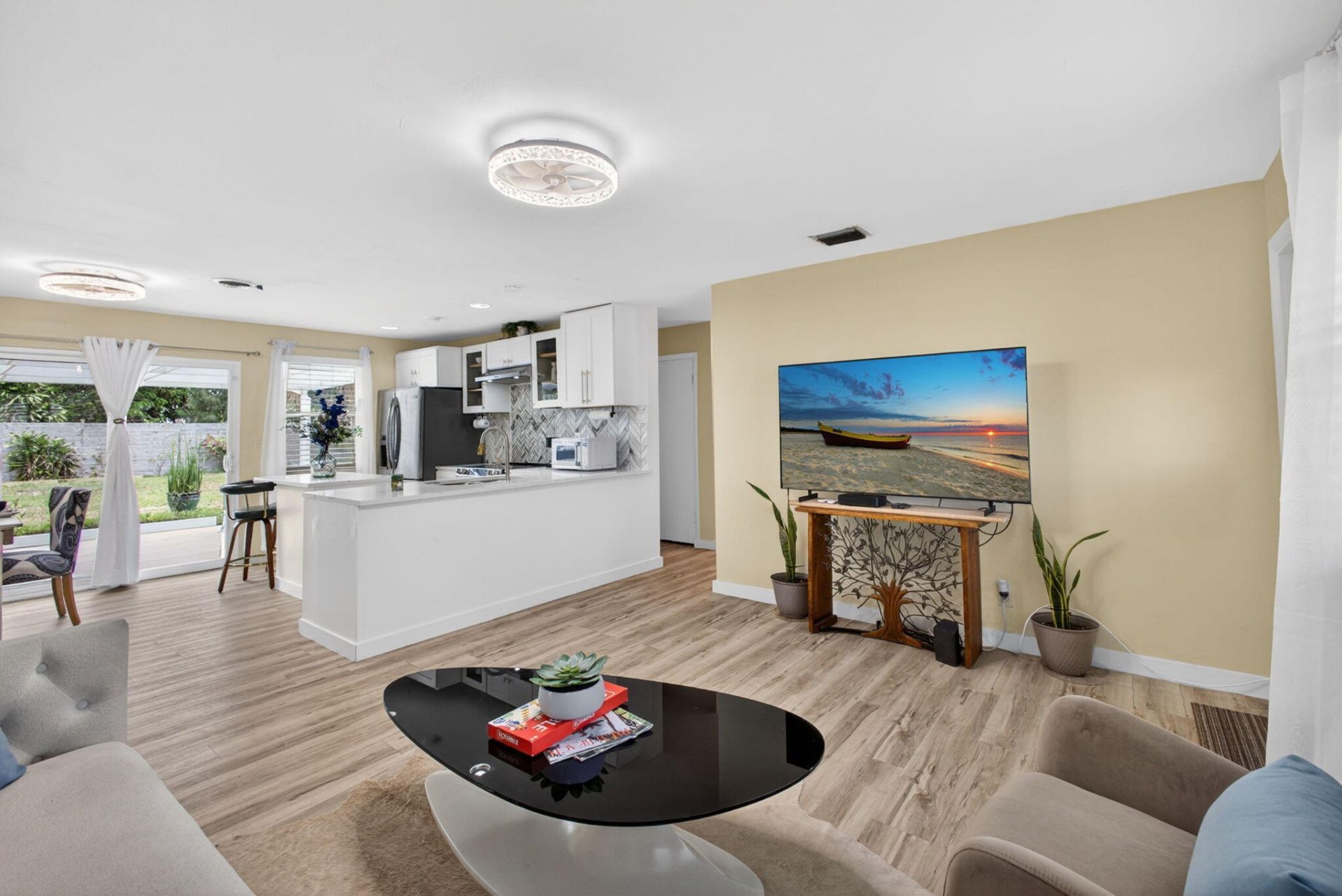 140 W 31st Court, Riviera Beach, FL 33404 Photo