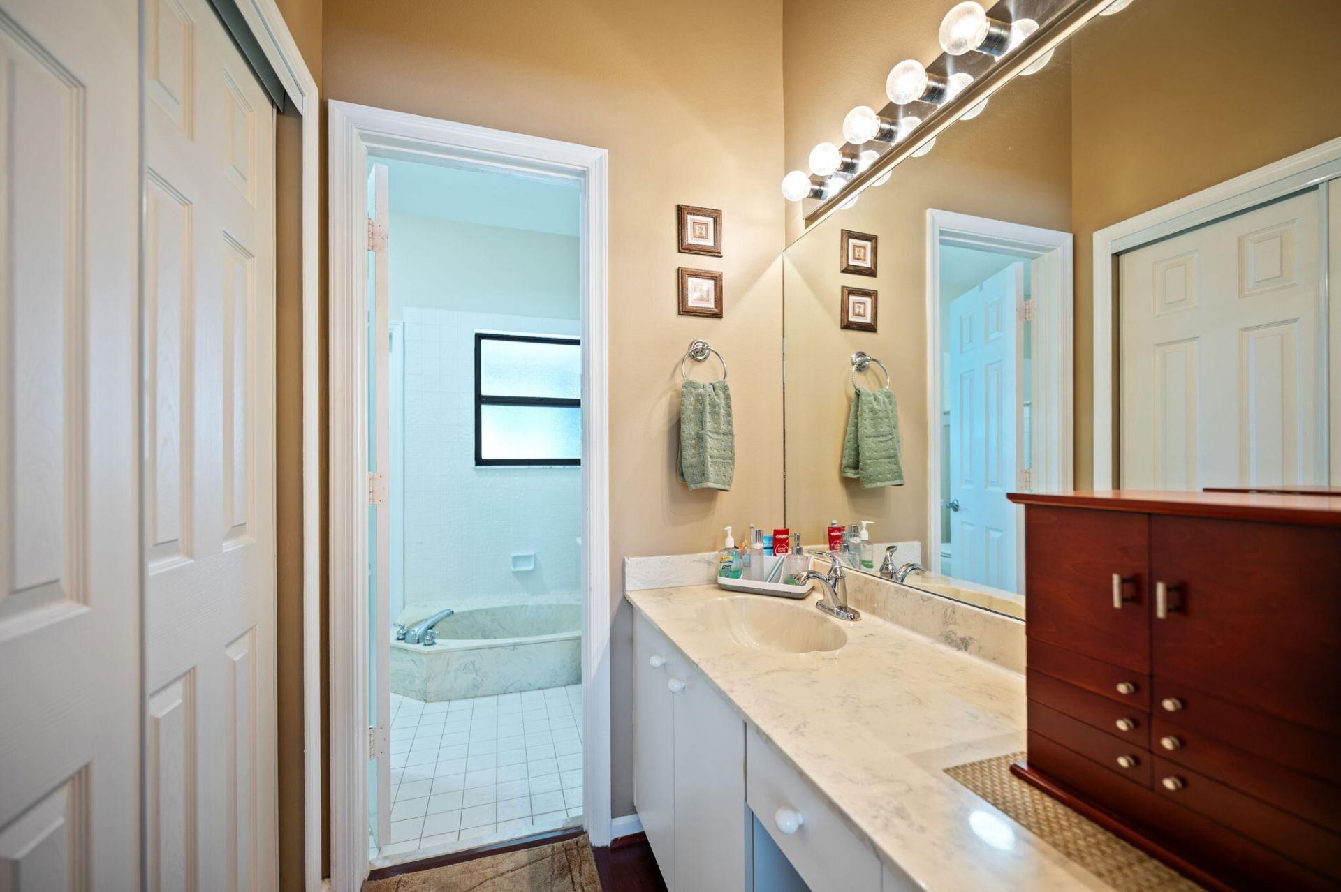 5531 Hawkes Bluff Avenue, Davie, FL 33331 Photo