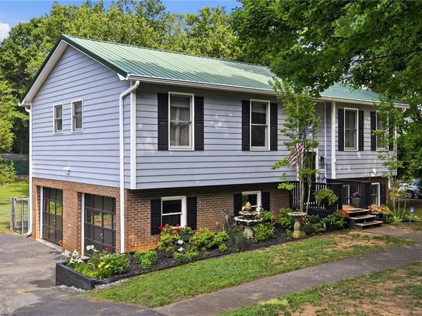 4540 Oakwood Circle, Winston-Salem, NC 27106