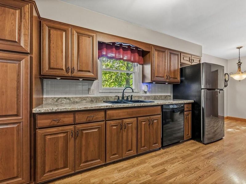 1361 Deerlick Drive, Columbus, OH 43228 Photo 10