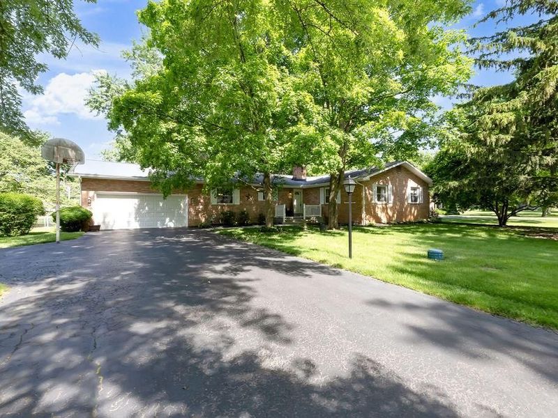 1361 Deerlick Drive, Columbus, OH 43228 Photo 3